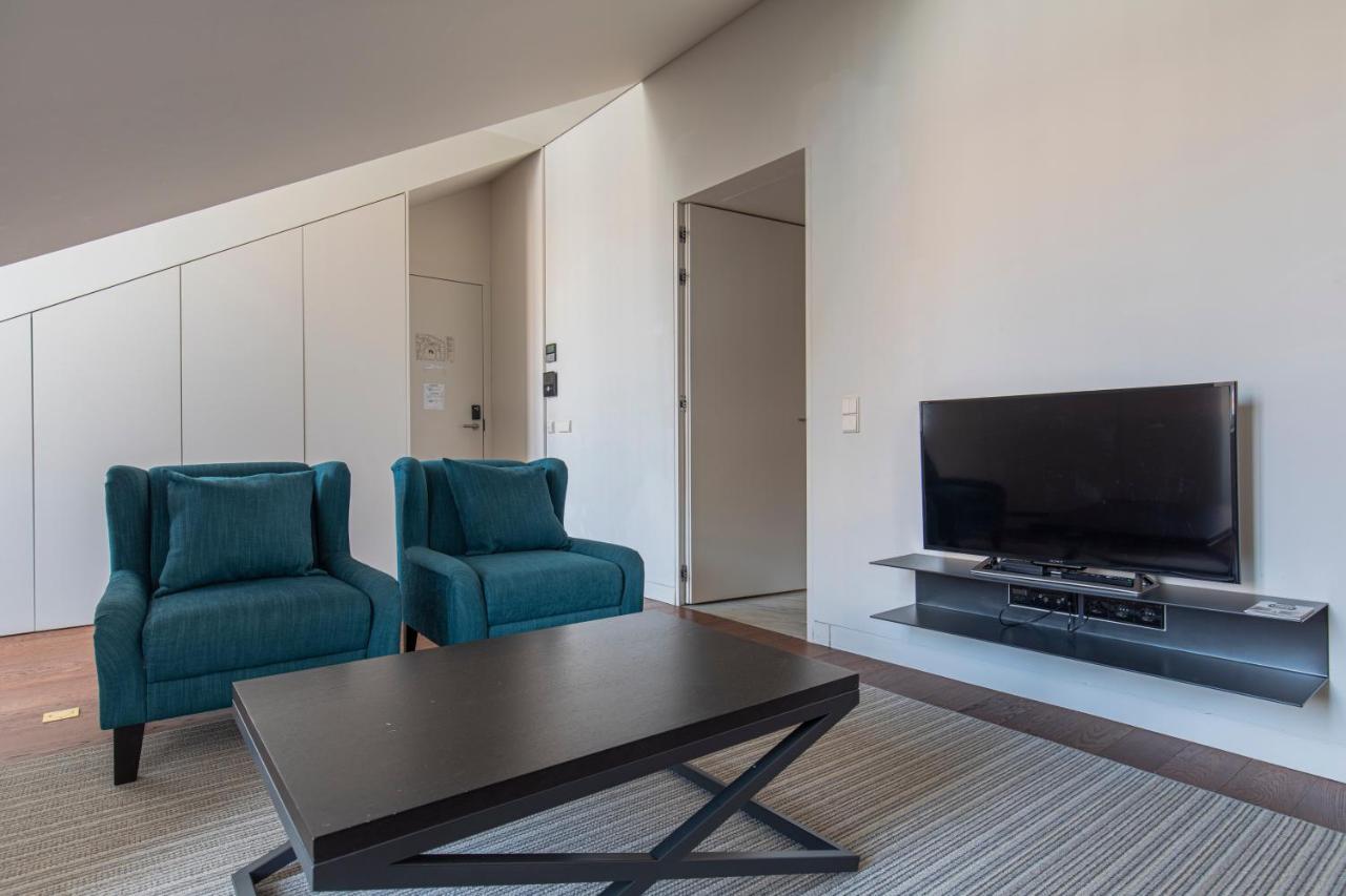 8 Building Apartment 403 T2 - River & Garden View Lisboa Exteriör bild